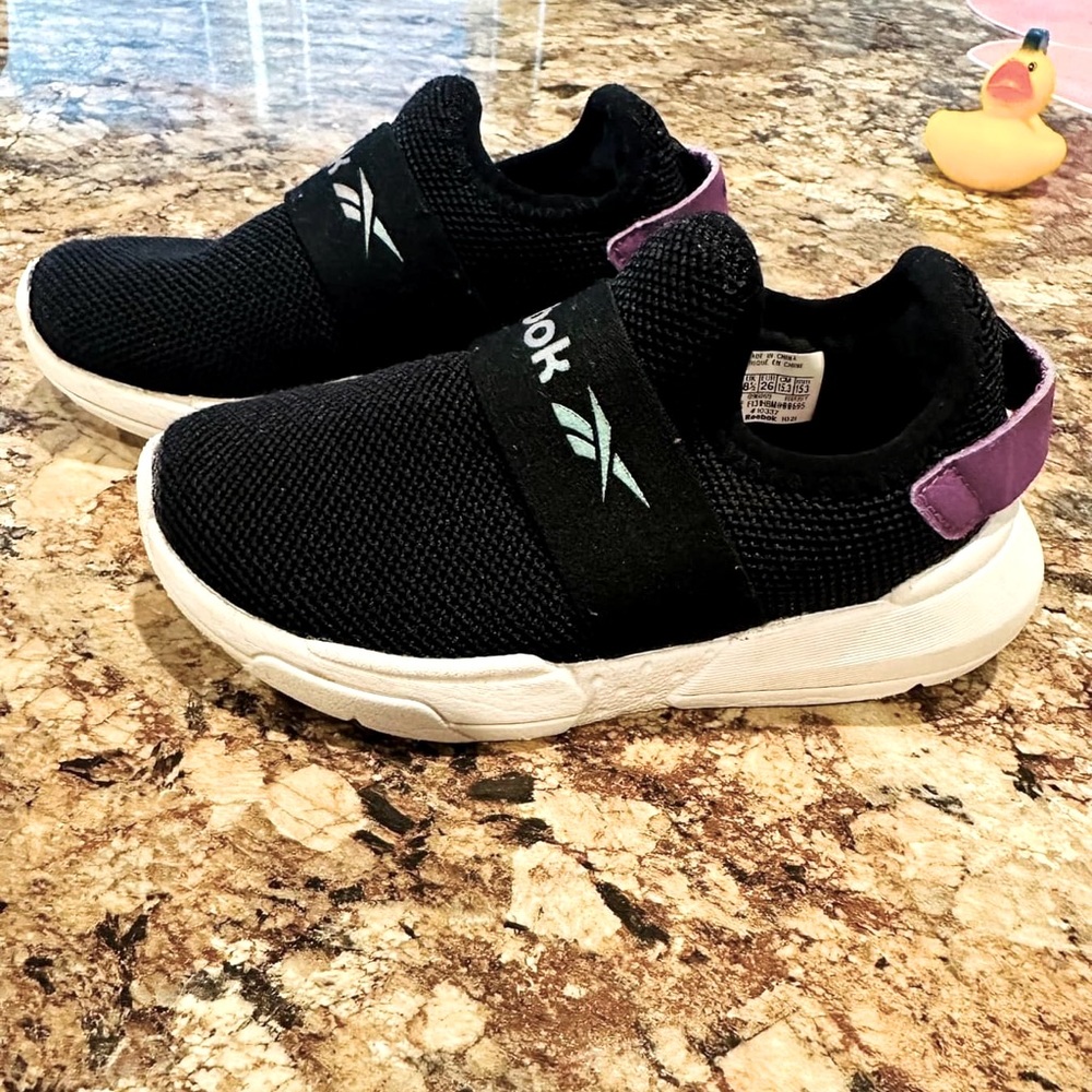 Girls 9C Reebok Shoes